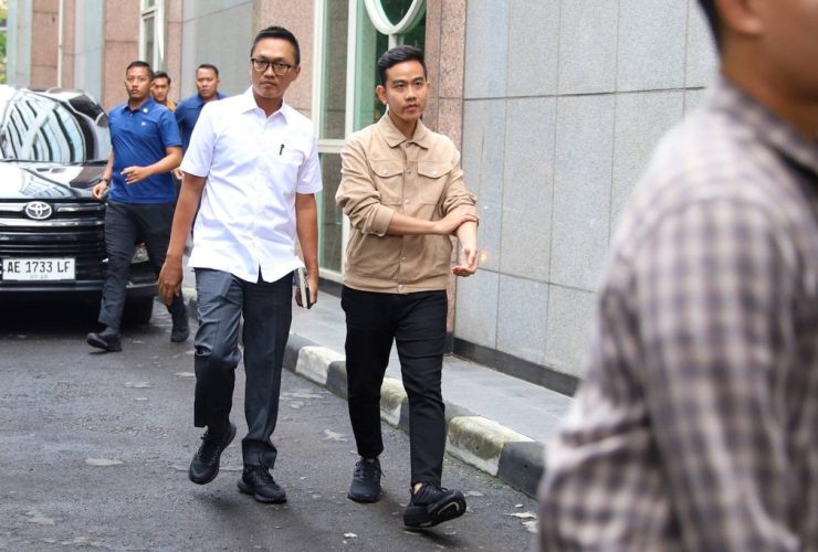 Foto: Gibran Penuhi Panggilan Bawaslu Jakarta Pusat